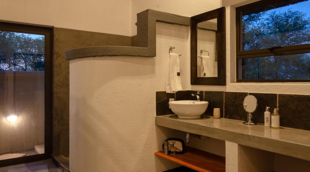 Hidden 2-Bedroom Gem In A Quiet Wildlife Estate Hoedspruit Bagian luar foto